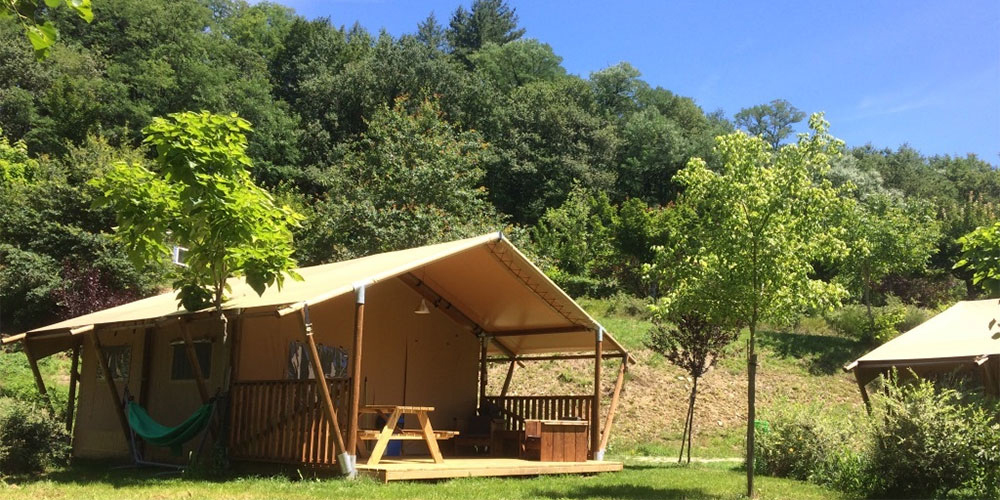 Safarizelt in der Dordogne mit Panoramablick in der Vor- oder Nachsaison