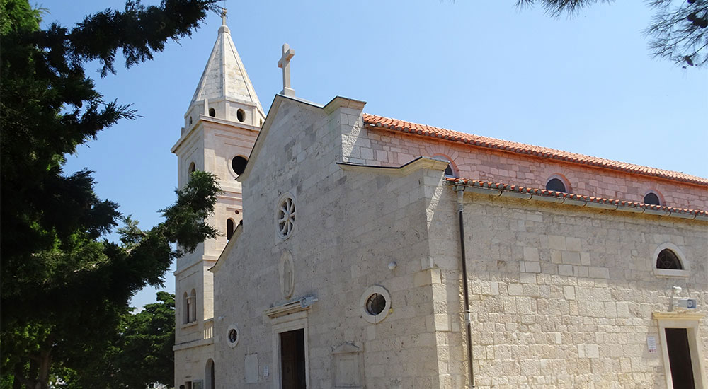 Die Kirchen oberhalb von Primošten