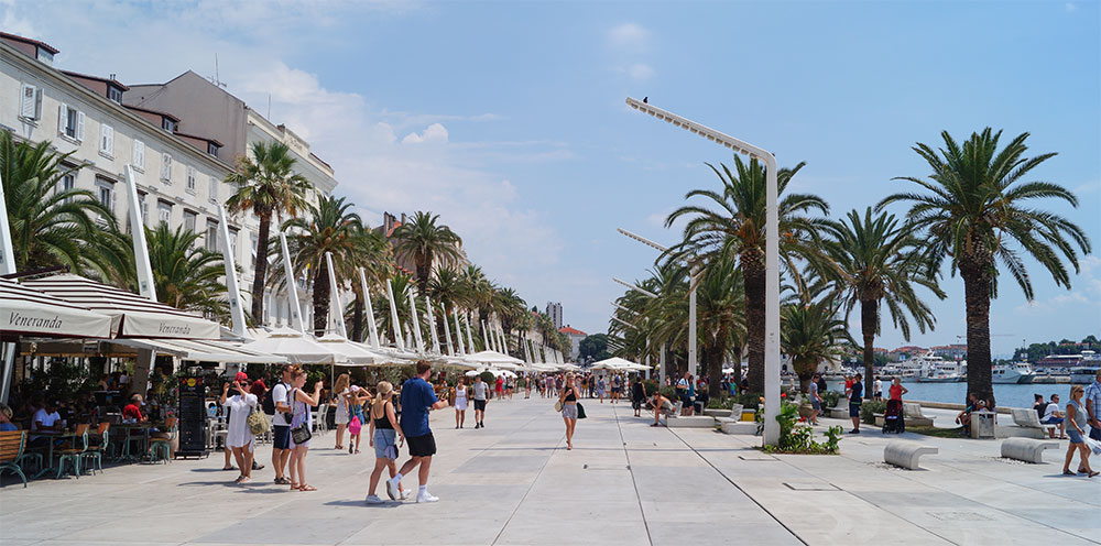 Über den Riva Boulevard in Split schlendern
