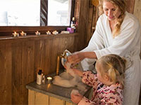 Zelthütte mit integrierter Dusche im Zelt