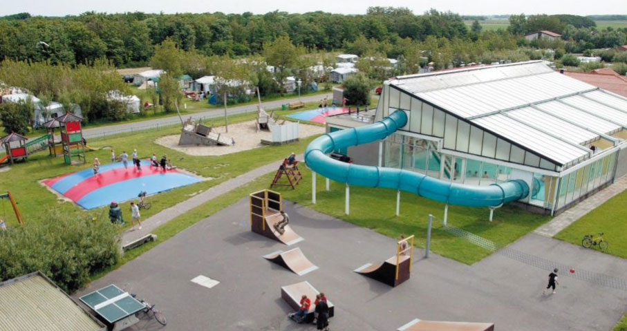 Stranden, zwembadcomplex en veel meer op Callasande