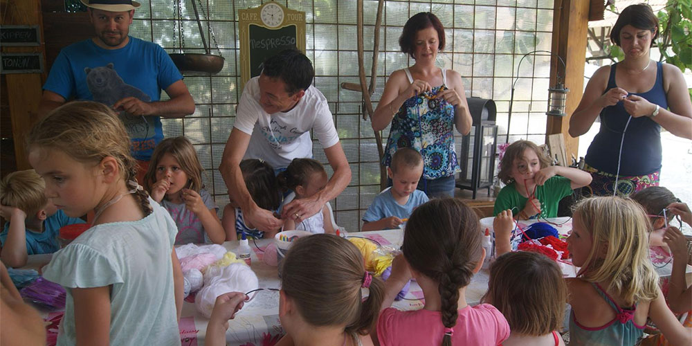 Genießen, erholen oder gemeinsam kreativ sein – auf Camping Les Arbois Genießen, erholen oder gemeinsam kreativ sein – auf Camping Les Arbois