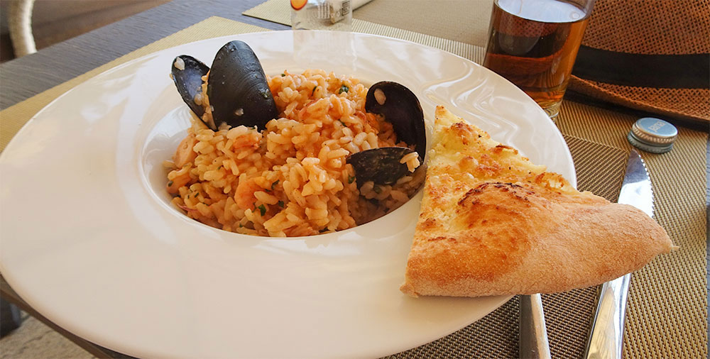 Risotto mit Muscheln und Garnelen