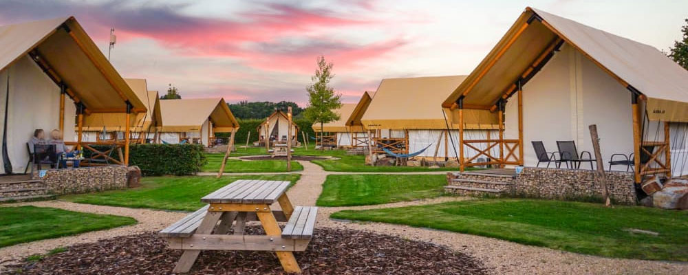 Kinderfreundliches Glamping auf dem Bauernhof, mit WiesenBett auf de Zeekraal