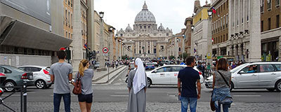 Rom besuchen, von einem Campingplatz in der Nähe aus