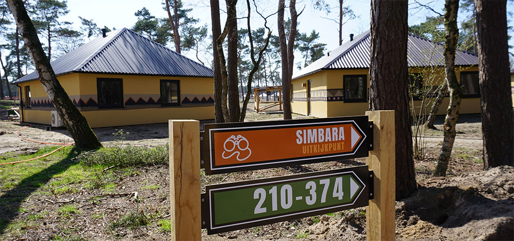 Wach werden &ldquo;zwischen" &uuml;ber 1.200 Safaritieren