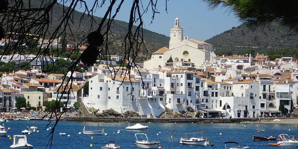 Cadaqu&eacute;s an der Costa Brava