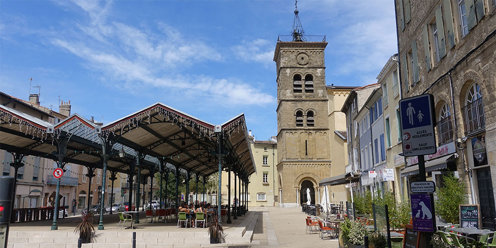 Die Hallen an der Kirch St. Jean Baptiste in Valence Die Hallen an der Kirch St. Jean Baptiste in Valence