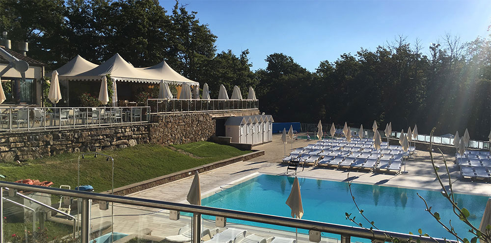 Guten Morgen am Pool von Camping Orlando in Chianti Guten Morgen am Pool von Camping Orlando in Chianti