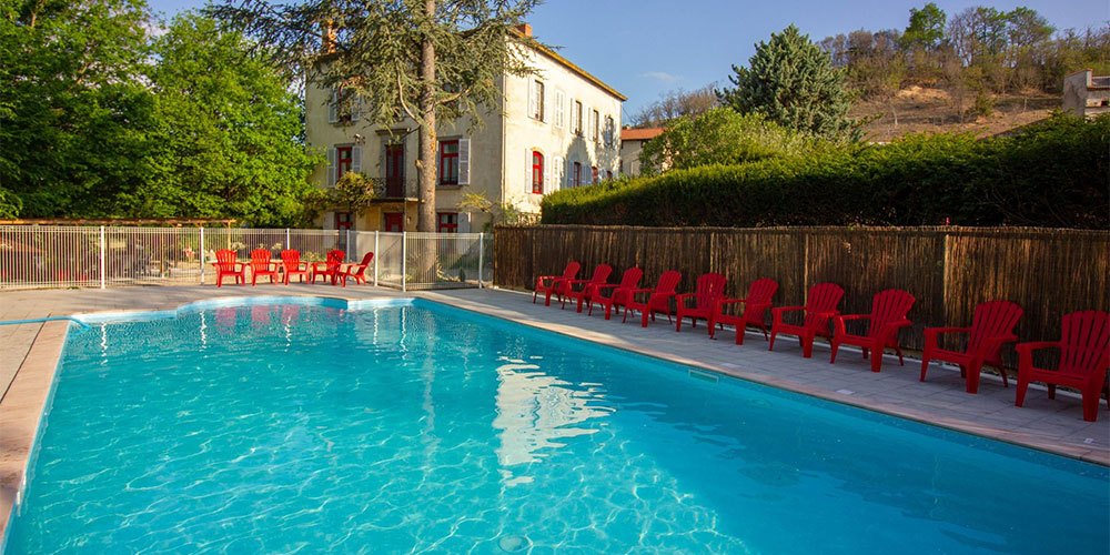 Neuer Poolkomplex auf Domaine des Lilas Neuer Poolkomplex auf Domaine des Lilas