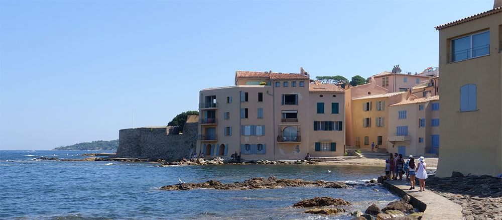 St. Tropez an einem entspannten Sonntagnachmittag im September