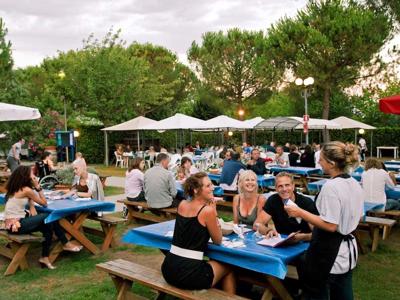 Thumbnail 5 van hu I Pini village