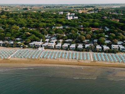 Thumbnail 5 van Malibu Beach