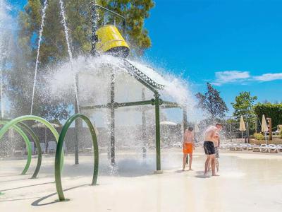 Thumbnail 5 van hu Fabulous village