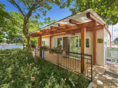 Thumbnail 5 van Puntica