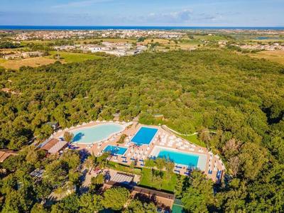 hu Montescudaio village