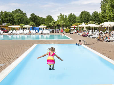 Thumbnail 4 van hu Venezia camping in town