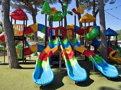 Thumbnail 5 van Adriano Family Village